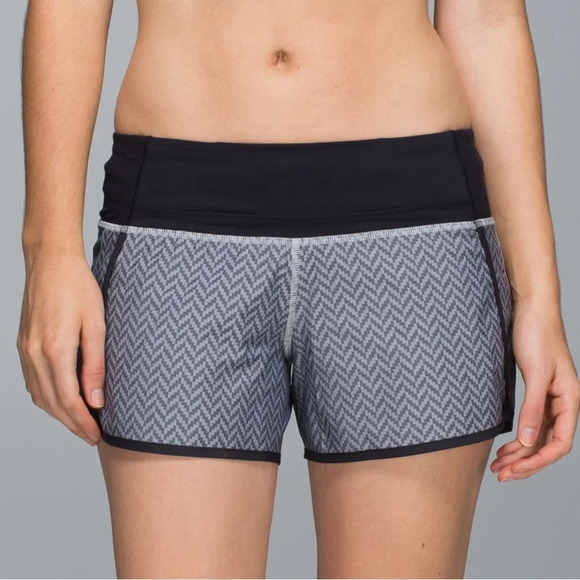 Lululemon Shorts Run Times Stretch Giant Herringbone Swift running low rise - Picture 6 of 6